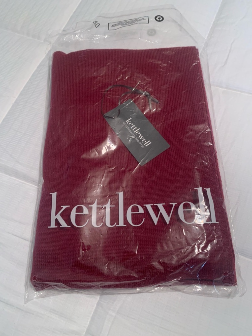 Kettlewell Colours UK - Merino Wool Travel Poncho - OS in Merlot - NWT